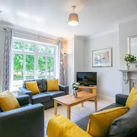 Casa vacanze 108 - 5 Bed Townhouse By Shortstays Galway