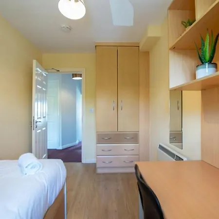 108 - 5 Bed Townhouse By Shortstays Galway