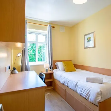 108 - 5 Bed Townhouse By Shortstays Galway