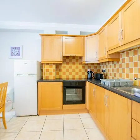 108 - 5 Bed Townhouse By Shortstays Дом отдыха