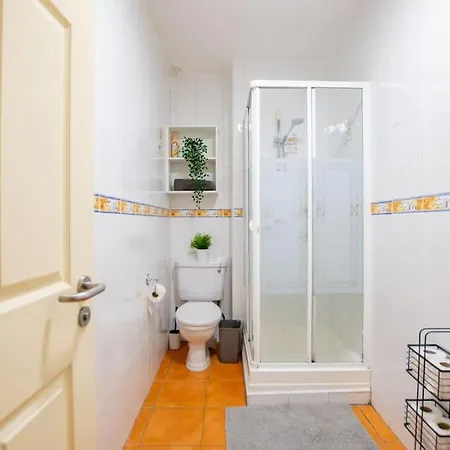108 - 5 Bed Townhouse By Shortstays Голуэй