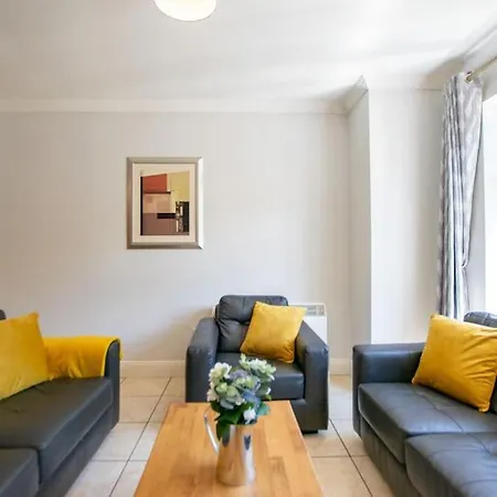 108 - 5 Bed Townhouse By Shortstays Дом отдыха