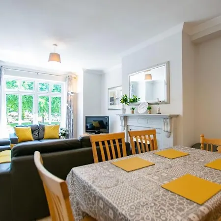 Vakantiehuis 108 - 5 Bed Townhouse By Shortstays