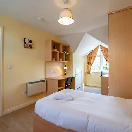 108 - 5 Bed Townhouse By Shortstays Дом отдыха *